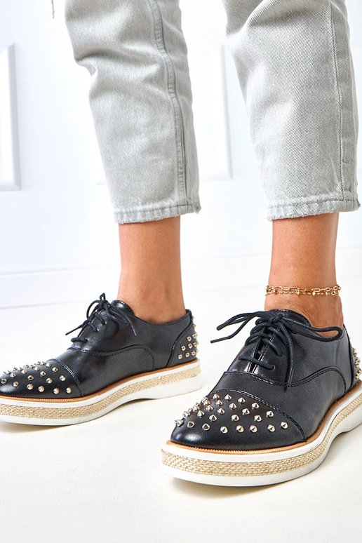 Stivaletti da donna neri con borchie... Stivaletti da donna neri con borchie...