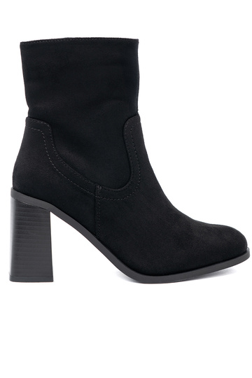 colore nero scarpe sui tacchi alti o klasycznym kroju 2