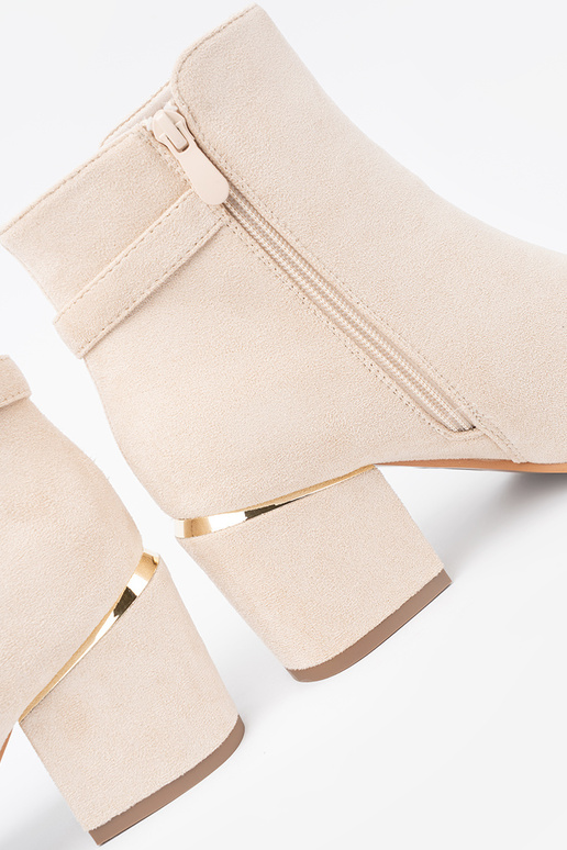 colore avorio stivali con fibbia decorativa