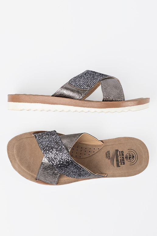 Design metallico Pantofole donne con suola bianca