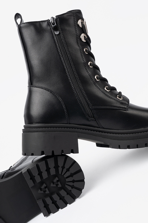 colore nero stivali da equitazione alti con finitura metallica colore nero stivali da equitazione alti con finitura metallica