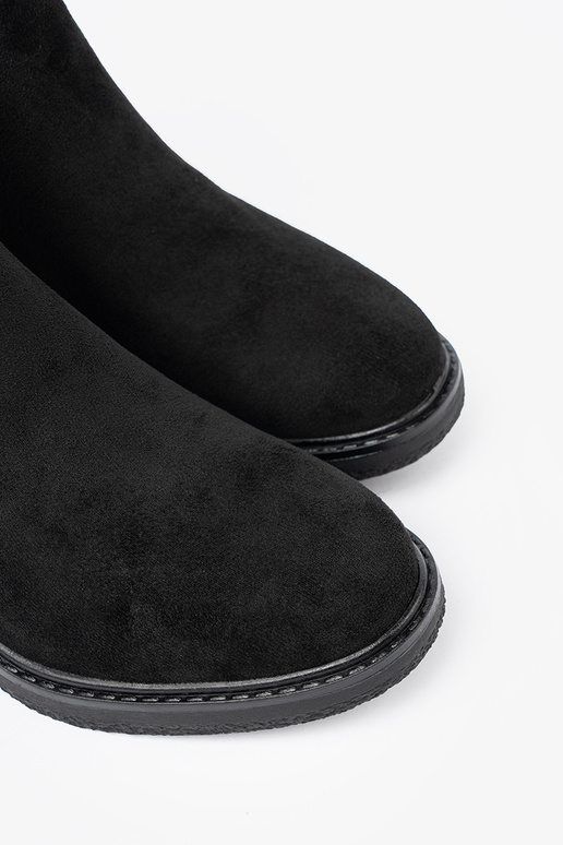 colore nero scarpe con fibbie su un tallone stabile