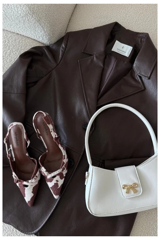 Scarpe bianche e marroni con tacco aperto e cinturini Scarpe bianche e marroni con tacco aperto e cinturini