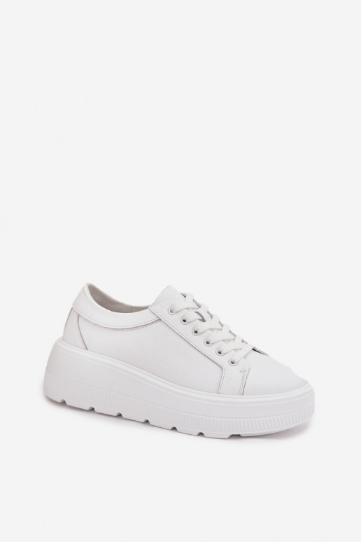 Pelle Scarpe modello sneakers con una piattaforma Colore bianco Sylvessa Pelle Scarpe modello sneakers con una piattaforma Colore bianco Sylvessa