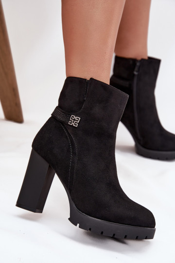 Stivaletti da donna foderati con tacchi decorati, color nero Zayna