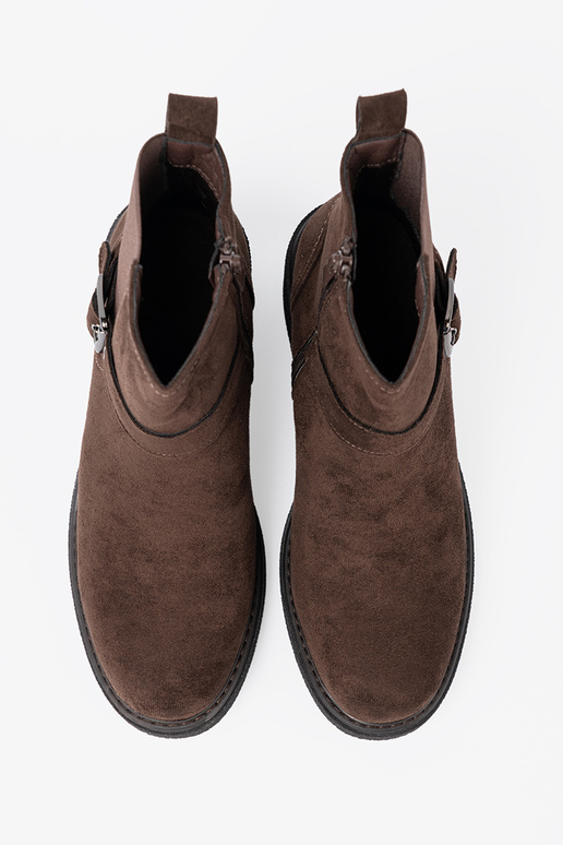 Elegante colore marrone scarpe su un tallone stabile