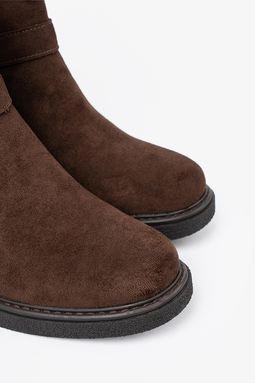 Elegante colore marrone scarpe su un tallone stabile