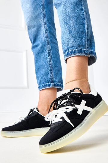 Sneaker nere con piattaforma e inserti bianchi Eriksen 2