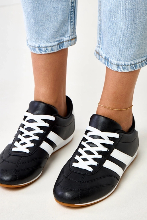 Sneaker nere tipo tennis con inserti...