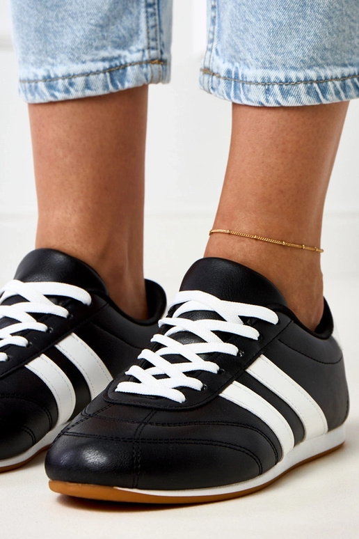 Sneaker nere tipo tennis con inserti...