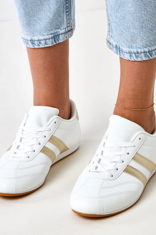 Sneaker bianche tipo tennis con...