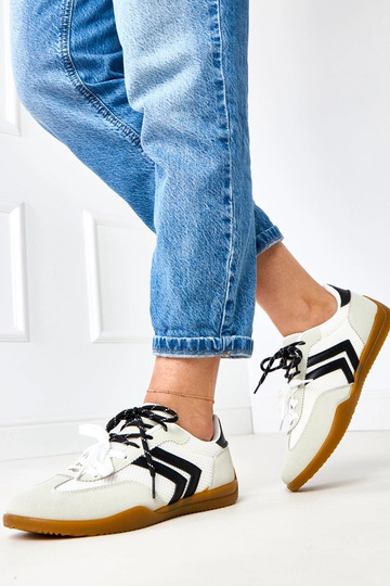 Scarpe sportive in tessuto bianche stile tennis con inserto nero Malkan 2