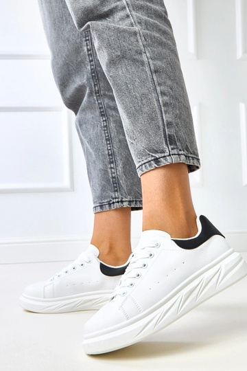 Scarpe sportive bicolore... 2