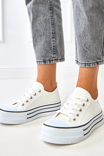 Scarpe con piattaforma...