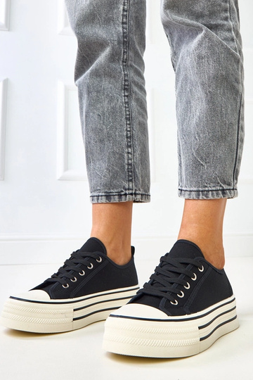 Scarpe con piattaforma nere...