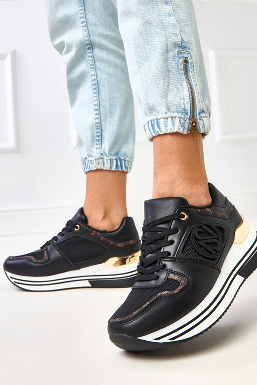 Sneakers nere con plateau e elemento...