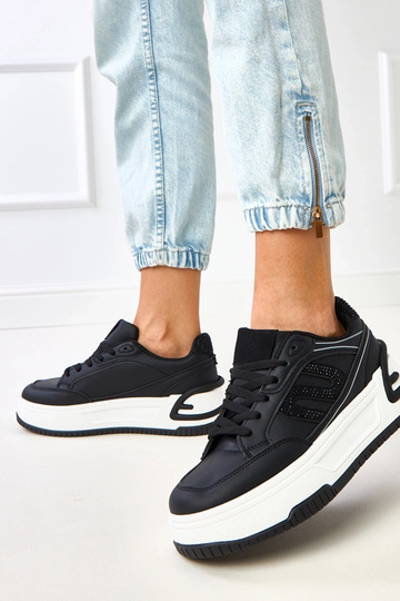 Sneakers nere con plateau... 2