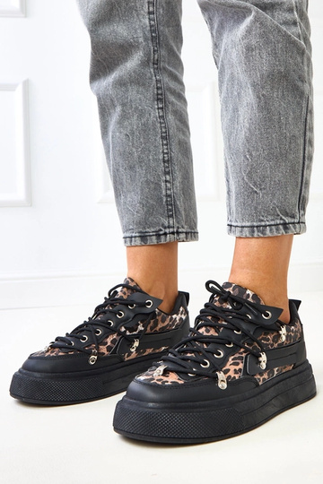 Sneakers nere con plateau e...