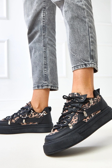 Sneakers nere con plateau e... 2