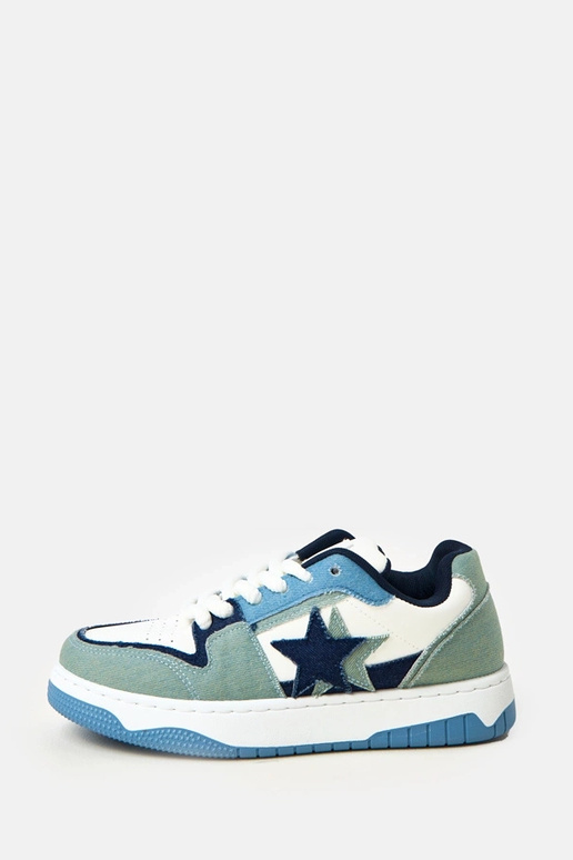 Sneakers bianche e blu con stelline...
