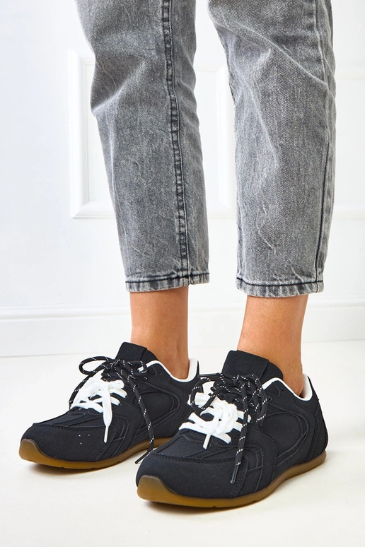 Scarpe sportive nere con doppio lacci...