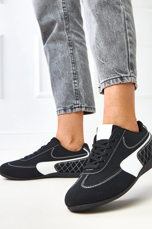 Scarpe sportive gialle con accento...