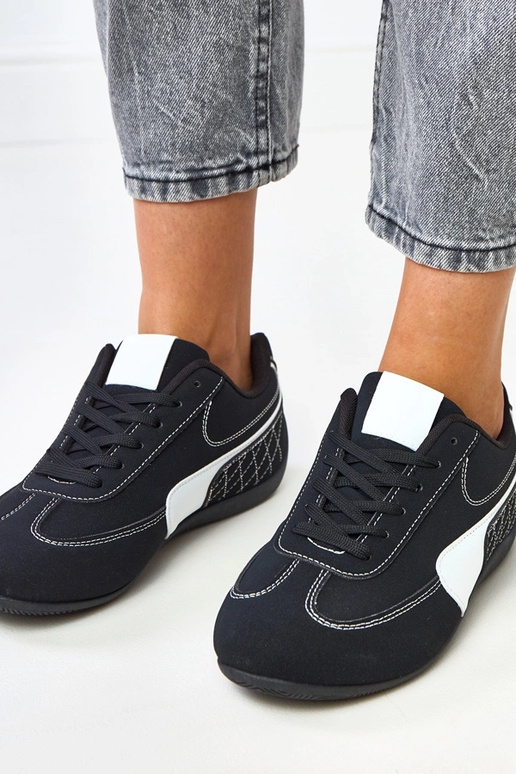 Scarpe sportive gialle con accento...