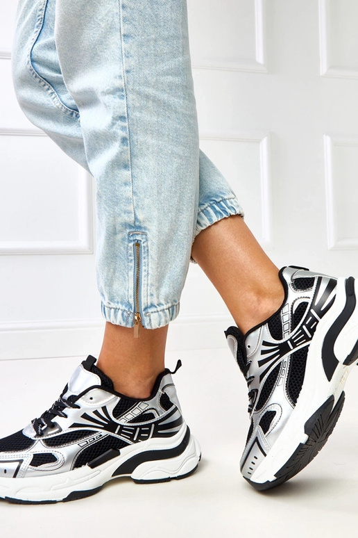 Scarpe sportive nere con suola...