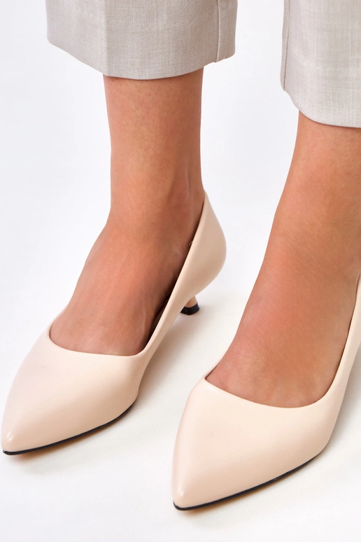 Décolleté color sabbia con tacco... Décolleté color sabbia con tacco...