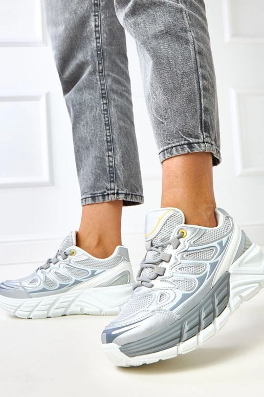 Scarpe da ginnastica argento su suola...