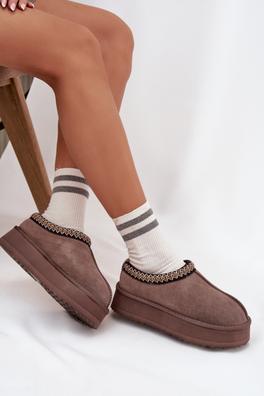 Basso dalla pelle scamosciata Stivali da neve FemminileHaftem con una piattaforma Vinceza 97960 colore marrone