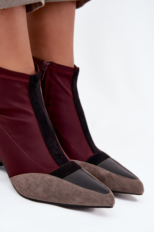 Stivali da donna Su un enorme palo Al Castello Borgogna Delvane Stivali da donna Su un enorme palo Al Castello Borgogna Delvane