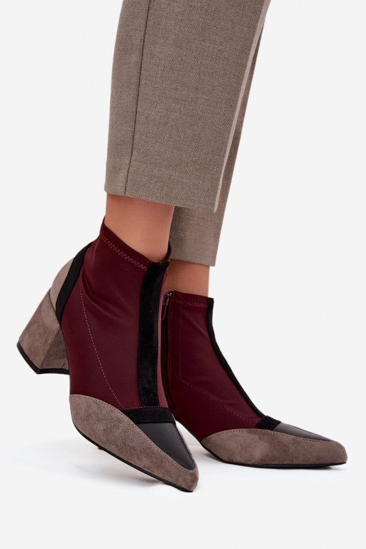 Stivali da donna Su un enorme palo Al Castello Borgogna Delvane Stivali da donna Su un enorme palo Al Castello Borgogna Delvane