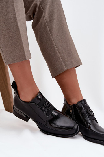 con effetto vernice Pelle scarpe Femminile Con tacco basso Con decorazioni Detalem Vinceza 91161 colore nero