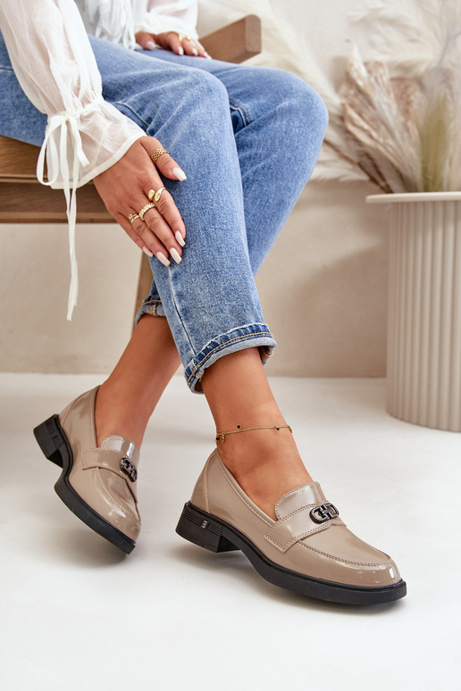 Mocassini in pelle verniciata sabbia... Mocassini in pelle verniciata sabbia...