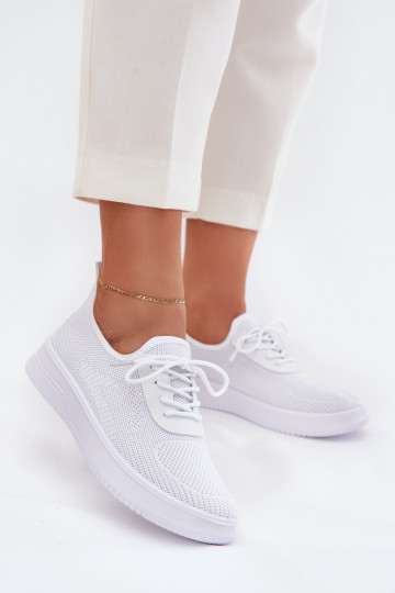 Un modello convincente scarpe da ginnastica con una piattaforma Femminile Colore bianco Kalyra