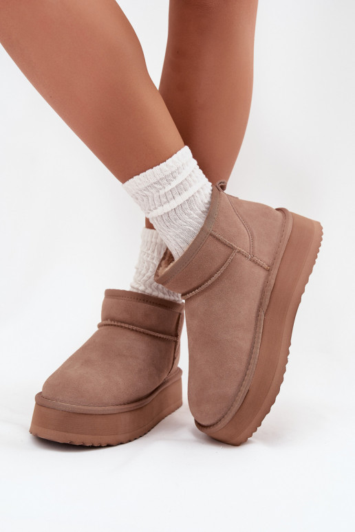 dalla pelle scamosciata Stivali da neve Femminile con una piattaforma Vinceza 97962 beige dalla pelle scamosciata Stivali da neve Femminile con una piattaforma Vinceza 97962 beige
