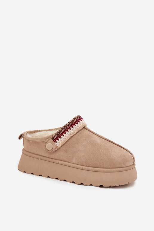 Stivali da neve Basso per le donneRuchomym Strisceem I Haftem con una piattaforma colore avorio Lyrisse Stivali da neve Basso per le donneRuchomym Strisceem I Haftem con una piattaforma colore avorio Lyrisse