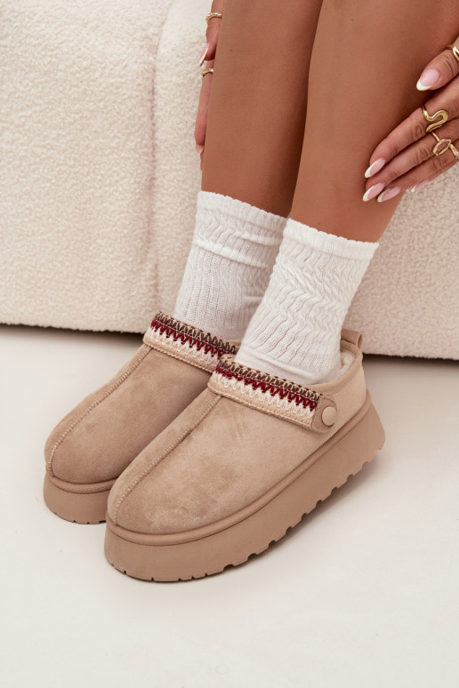 Stivali da neve Basso per le donneRuchomym Strisceem I Haftem con una piattaforma colore avorio Lyrisse Stivali da neve Basso per le donneRuchomym Strisceem I Haftem con una piattaforma colore avorio Lyrisse