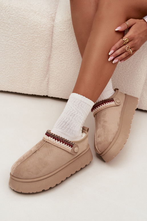 Stivali da neve Basso per le donneRuchomym Strisceem I Haftem con una piattaforma colore avorio Lyrisse Stivali da neve Basso per le donneRuchomym Strisceem I Haftem con una piattaforma colore avorio Lyrisse