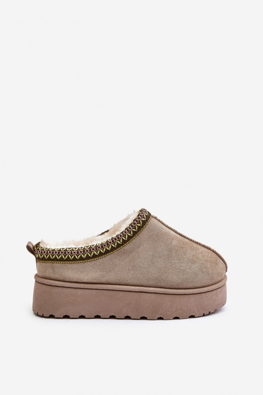 Stivali da neve Femminile con una piattaforma riscaldamento con pelliccia all interno colore verde Remenia