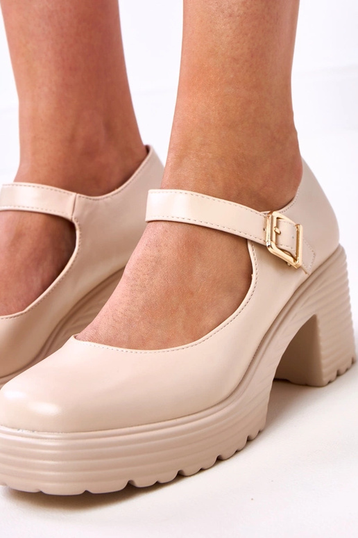 Scarpe col tacco azzurre che imitano... Scarpe col tacco azzurre che imitano...