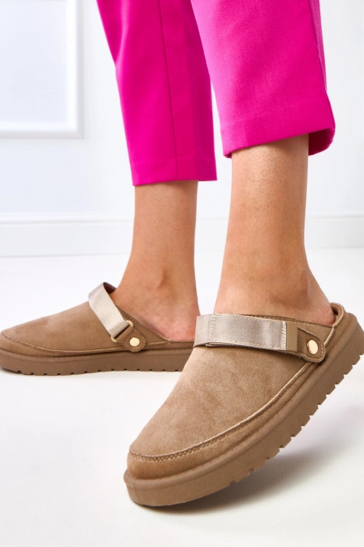 Pantofole marroni con adesivo Miluska