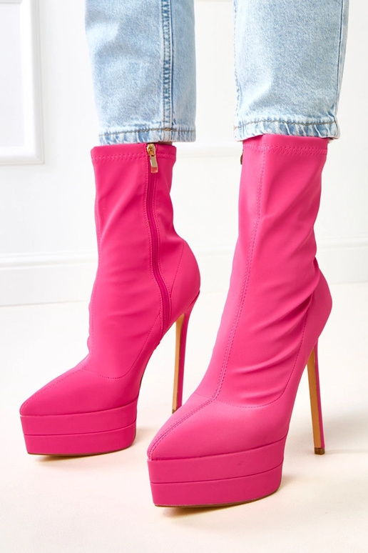 Stivaletti rosa in satin con tacco...