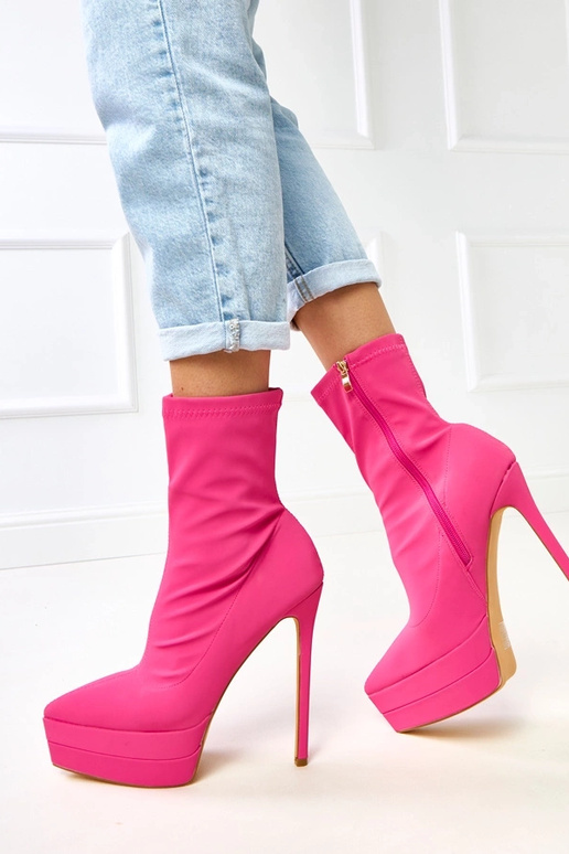 Stivaletti rosa in satin con tacco...