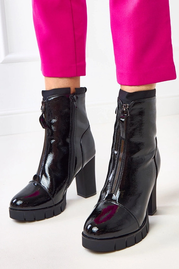 Stivaletti neri in vernice...