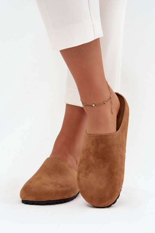 Pantofole Zoccoli Femminile con una piattaforma colore marrone Sylviane Pantofole Zoccoli Femminile con una piattaforma colore marrone Sylviane