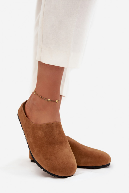 Pantofole Zoccoli Femminile con una piattaforma colore marrone Sylviane Pantofole Zoccoli Femminile con una piattaforma colore marrone Sylviane