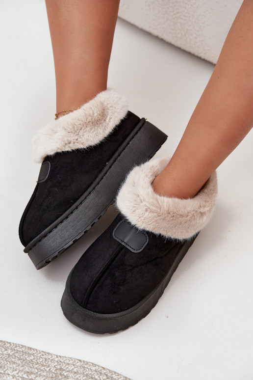 Stivali da neve Femminile con una piattaforma con una pelliccia colore nero Calyra