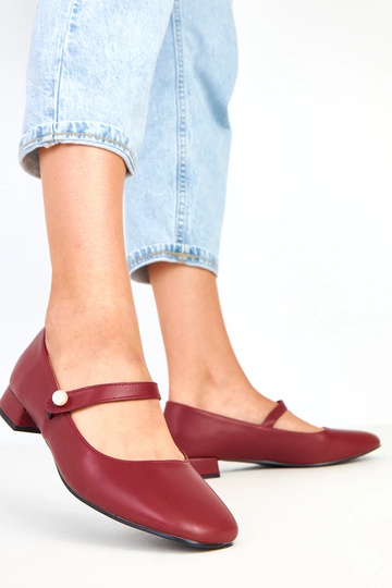 Décolleté bordeaux con tacco a colonna e cinturino decorativo Alya 2